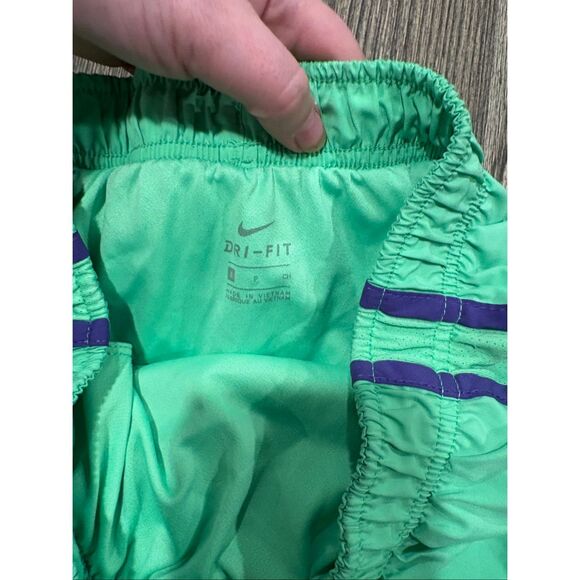 Nike Dri-Fit Womens Running Shorts Rubber Waistband Swoosh Logo Green Size M - Picture 5 of 5